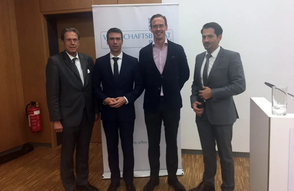 Marc Tenbücken und 3 Mitglieder des Wirtschaftsbeirats Bayern